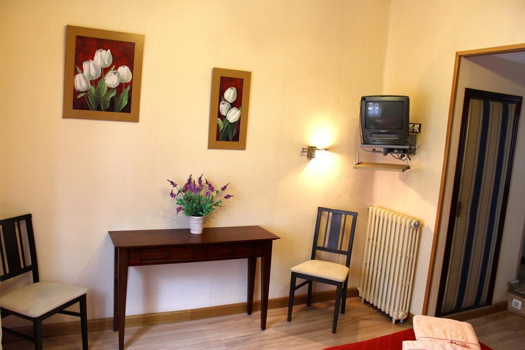 Hostal De La Torre Hostal Economico バリャドリド 部屋 写真