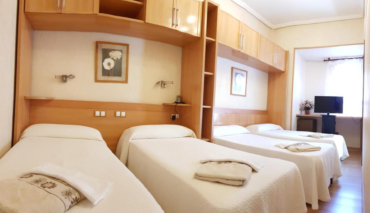 Hostal De La Torre Hostal Economico バリャドリド エクステリア 写真