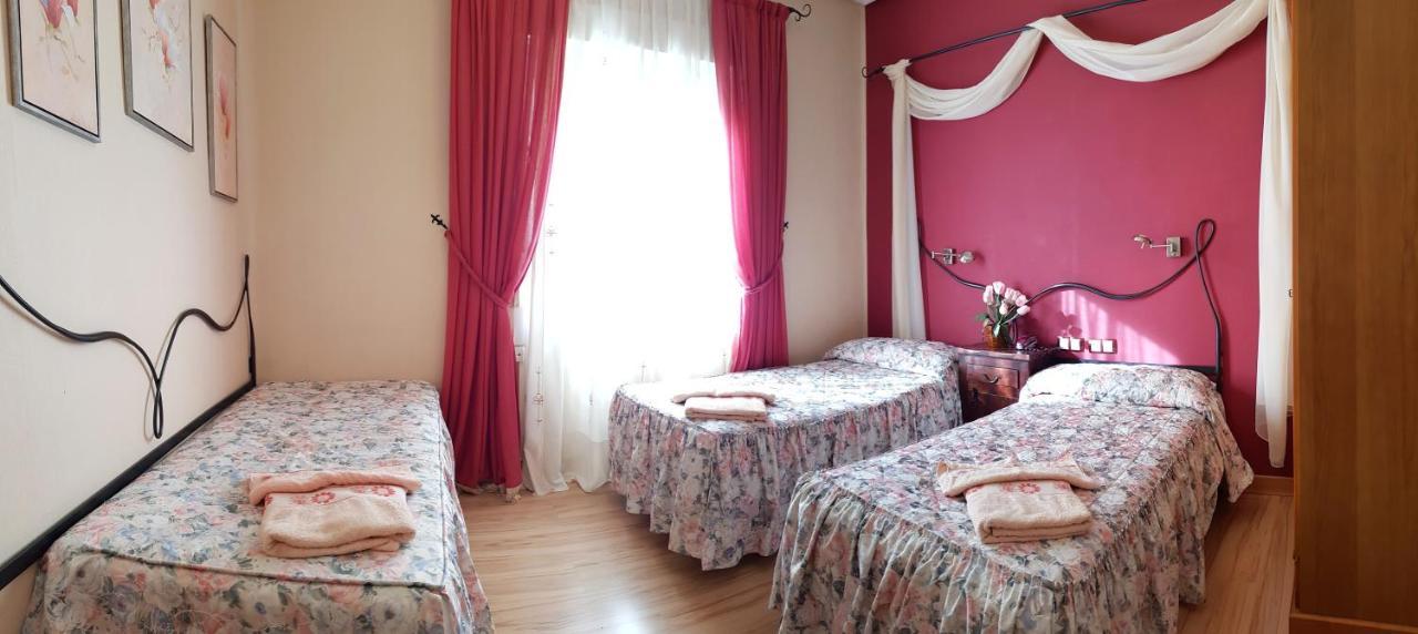 Hostal De La Torre Hostal Economico バリャドリド エクステリア 写真